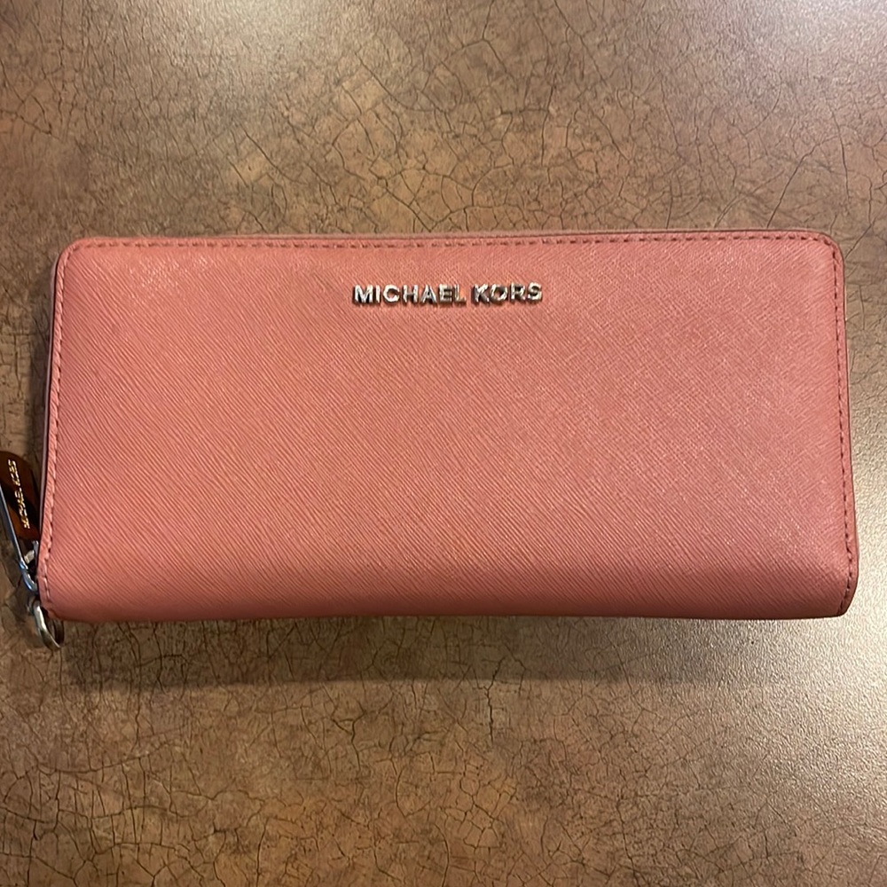 Michael Kors mauve wallet